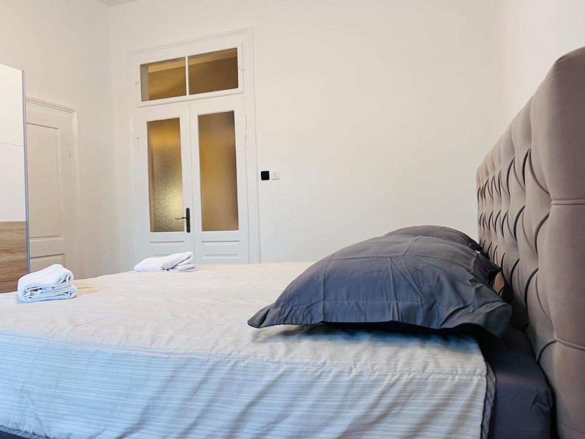 Apartment For Special Getaway Rose Пула Екстериор снимка