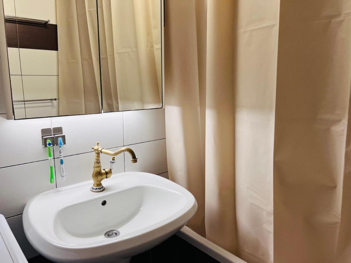 Apartment For Special Getaway Rose Пула Екстериор снимка