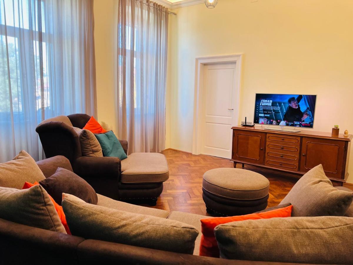 Apartment For Special Getaway Rose Пула Екстериор снимка